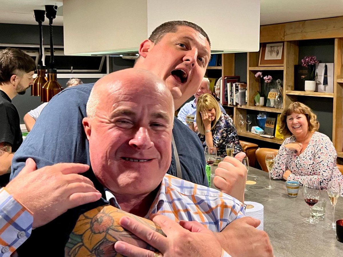 Martyn Hanlon tweet media