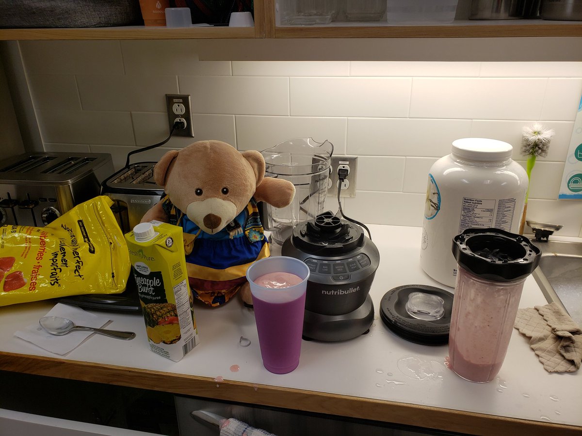 NookaaO's tweet photo. It is smoothie day @IndigenousLUL! ๐๐๐ง I am making a bit of a mess in the kitchen, but these smoothies are delish! #smoothieTuesday #protein #freshfruit #makingamessinthekotchen #evergoodulul #ISLC #Nookaabear https://t.co/bWZXTICPkz