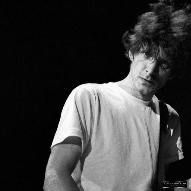 Happy birthday to one of the most underrated yet incredibly talented bassists, ben shepherd!! 