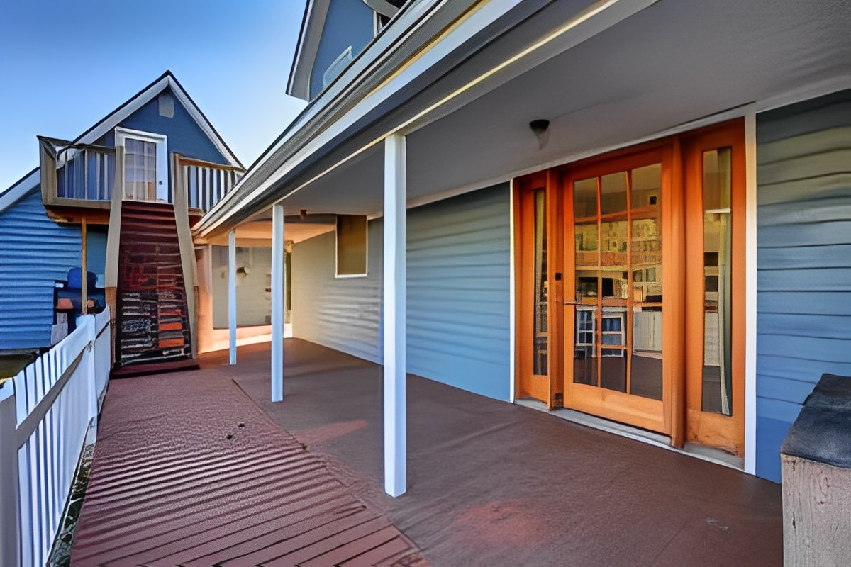 PeakRemodeling's tweet photo. If you’re planning to put new siding on your home, you might realize that the choice of color is not as simple as you expected.
Visit https://t.co/hPWOj8AuP1 to learn more!
#PeakCustomRemodeling #SidingColor #HomeRemodeling #HomeImprovement https://t.co/V9BtzXKarX