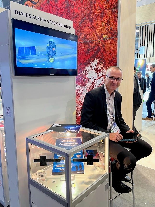 PoleSkywin's tweet photo. 🚀 @IACParis2022 - #SpaceforAll 🛰
Skywin #AIR &amp; #SPACE et ses membres vous accueillent sur le stand #BelgiumSpace 🇧🇪
📷Focus(1/4) sur 5 Membres  @PoleSkywin : #AMOS #BeBlueCryotech #SCouP #SABCA @Thales_Alenia_S https://t.co/idltXlamnb
