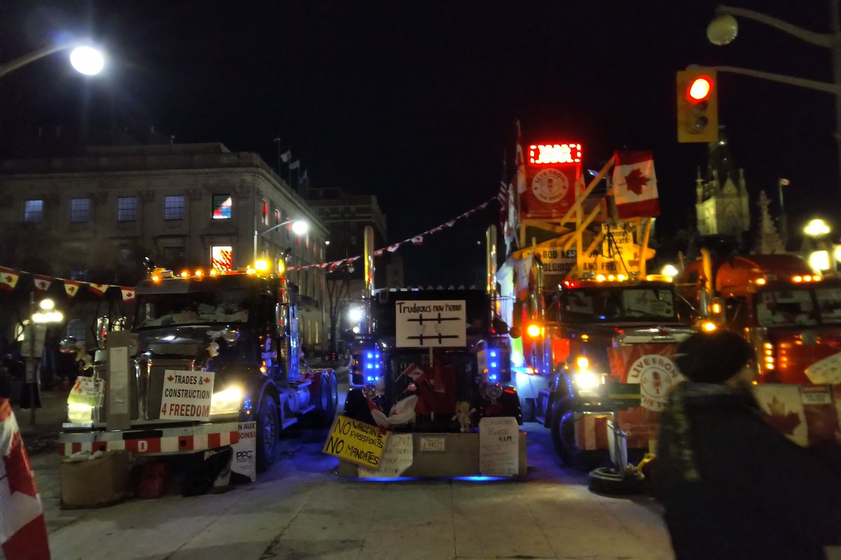 MyMyMyMykeNukem's tweet photo. We were all envious of your spot 🍻
#TwitterConvoy

#TrudeauMustGo 
#TrudeauHasGotToGo 
#TrudeauResign
#TrudeauIsDestroyingCanada
#TrudeauCorruption
#CBCmustGo
#CTVmustGo
#RutteMoetWeg https://t.co/9ZHPGUzBDL