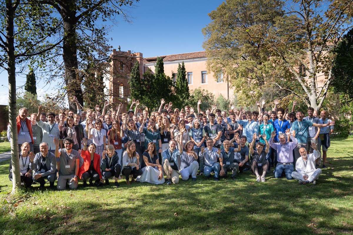 CeNS_LMU's tweet photo. Happy crowd @CeNS_LMU @MCQST_cluster at the #NanoMeetsQuantum2022 workshop https://t.co/Nqqi5FfaU8