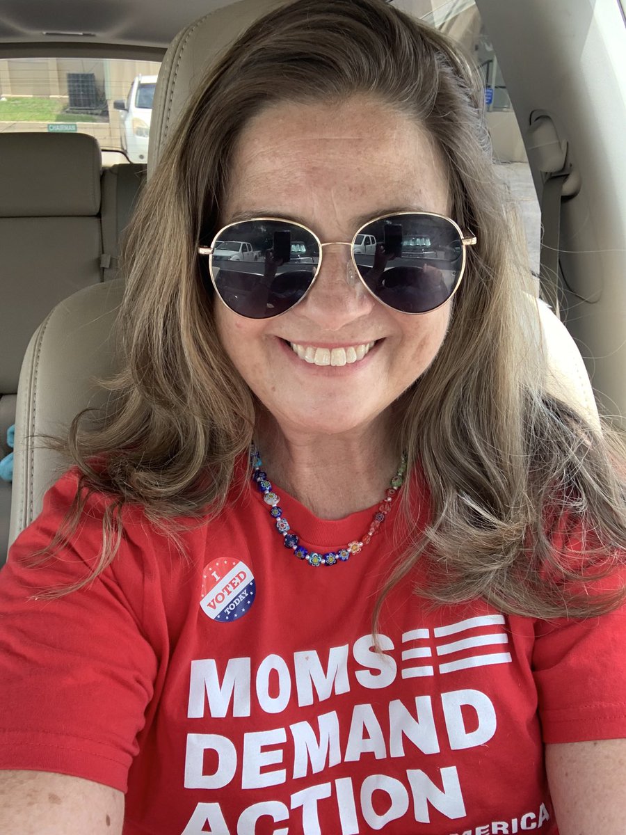 Lisaiz2's tweet photo. 📣It's #NationalVoterRegistrationDay!
As an South Carolina ⁦@MomsDemand⁩ volunteer I’m a voter because kids should be safe at school 
Is your registration up-to-date? Text the word REGISTER to 644-33 to make sure your voice is heard in November!!  ⁦@Everytown⁩ #SCPol https://t.co/srlvWcJNu6