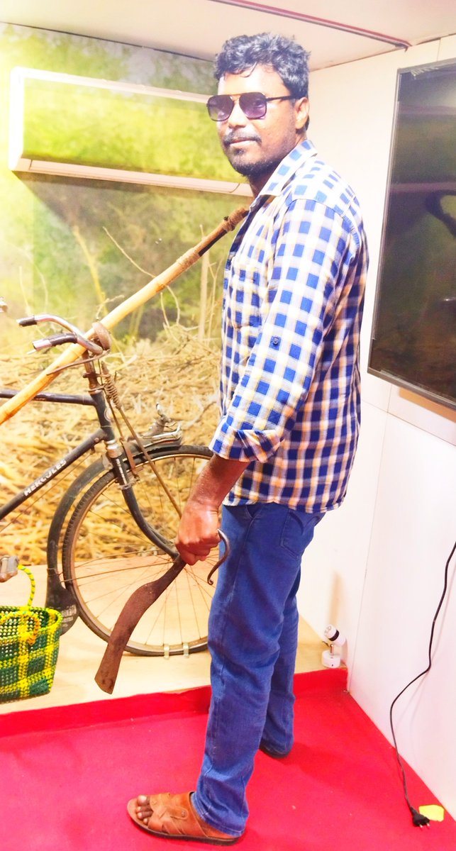 RamSimbuTalks's tweet photo. I am very sad that I will not be able to meet my brother @Osthi_Karthick in this bus today and my real brother..
The forest has been burnt and calmed. Salute everyone..
Thanks to @YTpraveenkanna
Brother 😍🥰🤩
#VendhuThanindhathuKaadu
#VTKBus
#VTKBumperHit https://t.co/oXeUaUIE6T