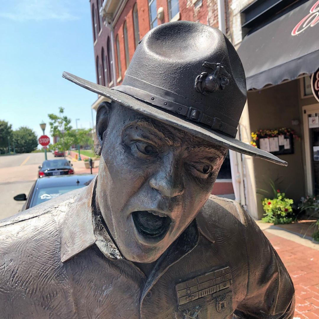 Clarksville_CVB's tweet photo. If you know, you know. #icanthearyou
📷@brucemclarty
#franksutton #gomerpyle #sgtcarter #USMC #downtownclarksvilletn #visitclarksvilletn https://t.co/GHmt1J2ja1
