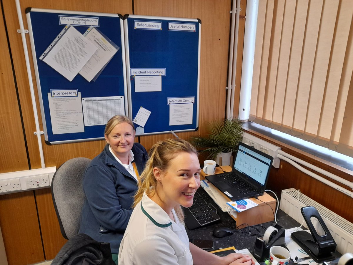 TraffordOTs's tweet photo. Sally and Ashleigh from #CRTNorth doing some #studentprep for our #OTstudent who starts with the team next week π #PPB #studentexperience
@TraffordOTs @TraffordLCO @LCO_AHPs @UoSOccTherapy @theRCOT https://t.co/9aofwIkxWe