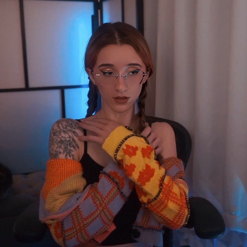 Nezba💜 on Twitter: "1 or 2 https://t.co/seW5mBLhe4" / Twitter