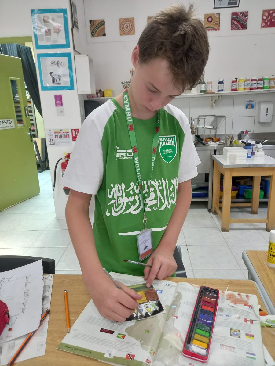 BISRCreates's tweet photo. Happy Saudi National Day! KS3 students in green and white during their Art lessons today. #bisrCreates #ArtwithMrsK #BISRHamra https://t.co/VjQFGISkT9