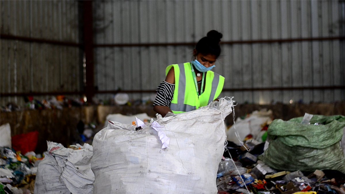 TheKabadiwala's tweet photo. The Kabadiwala is committed to accelerating the circular #economy by recovering #resources from #waste dump and avoiding unnecessary #landfills

#circulareconomy #sustainability #wastemanagement #recycle #saveea https://t.co/ZdMuK942O1
