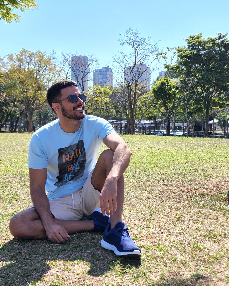 DuMarvila's tweet photo. Chegaram os temidos 30 anos. Mas a verdade é que não há nada a temer. É mais um ano da minha vida, assim como os outros. Não há por que haver maiores cobranças. Estou feliz por quem sou e por tudo que já conquistei até aqui, e sei que ainda vou evoluir e aprender muito nesta vida https://t.co/zSS7JP352a