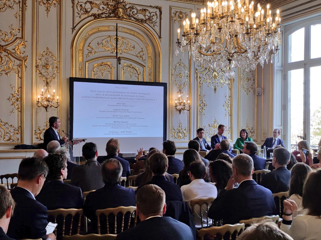 ClubFrance_Immo's tweet photo. #LOGIDAY - Table ronde n°2 : animée par Gaël Thomas, @businessimmo en présence de Salvi CALS, Panattoni FR, Laurent Calvalido, Région Île-de-France, Jean-Michel G., Maire du Raincy
Xavier-Yves Valère, Chef de la Mission Fret et logistique du ministère des Transports.
#Logistics https://t.co/DbXm3KWjUk