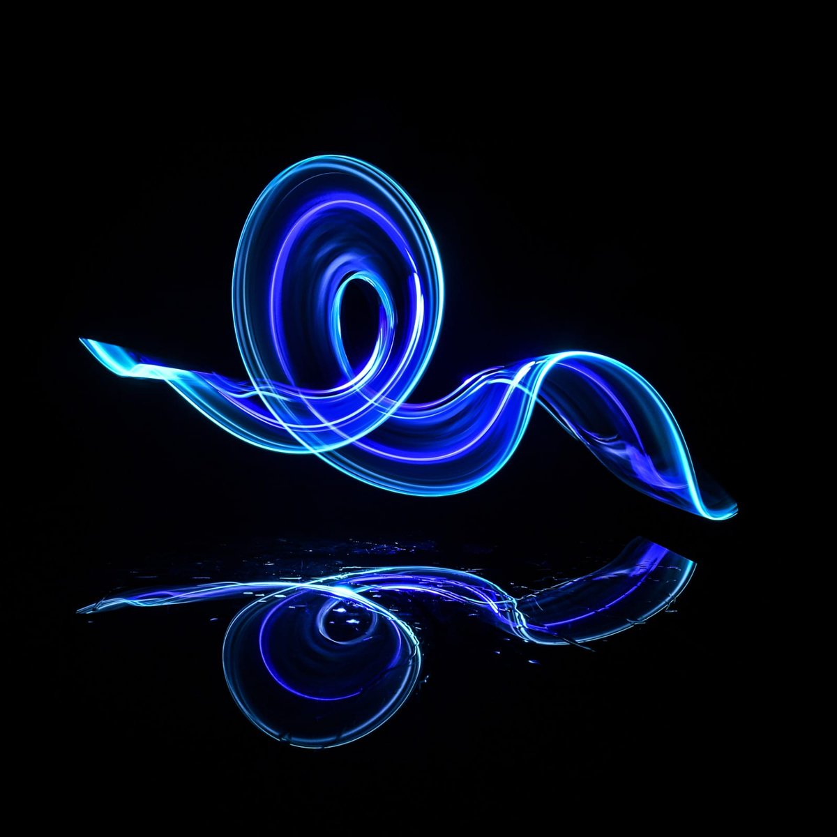 SketchLight tweet media