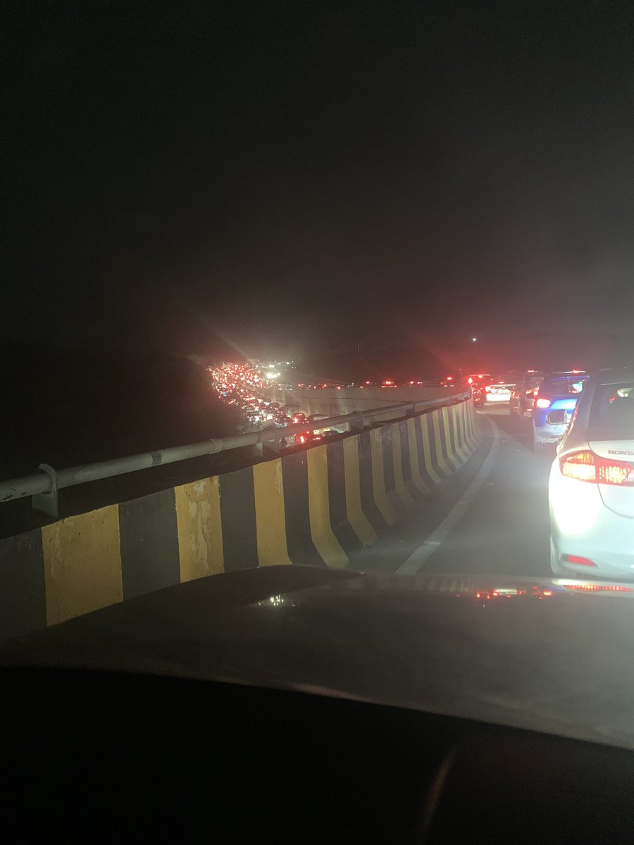 It’s the second day of heavy 2km traffic jam at gurgaon Faridabad toll. Authorities r unable to move a faulty truck from the road in two days. <a href="/FTPfbd/">Traffic Police FBD</a> <a href="/DC_Faridabad/">DC Faridabad</a> <a href="/FBDPolice/">People’s Police - Faridabad Police</a> <a href="/cmohry/">CMO Haryana</a>