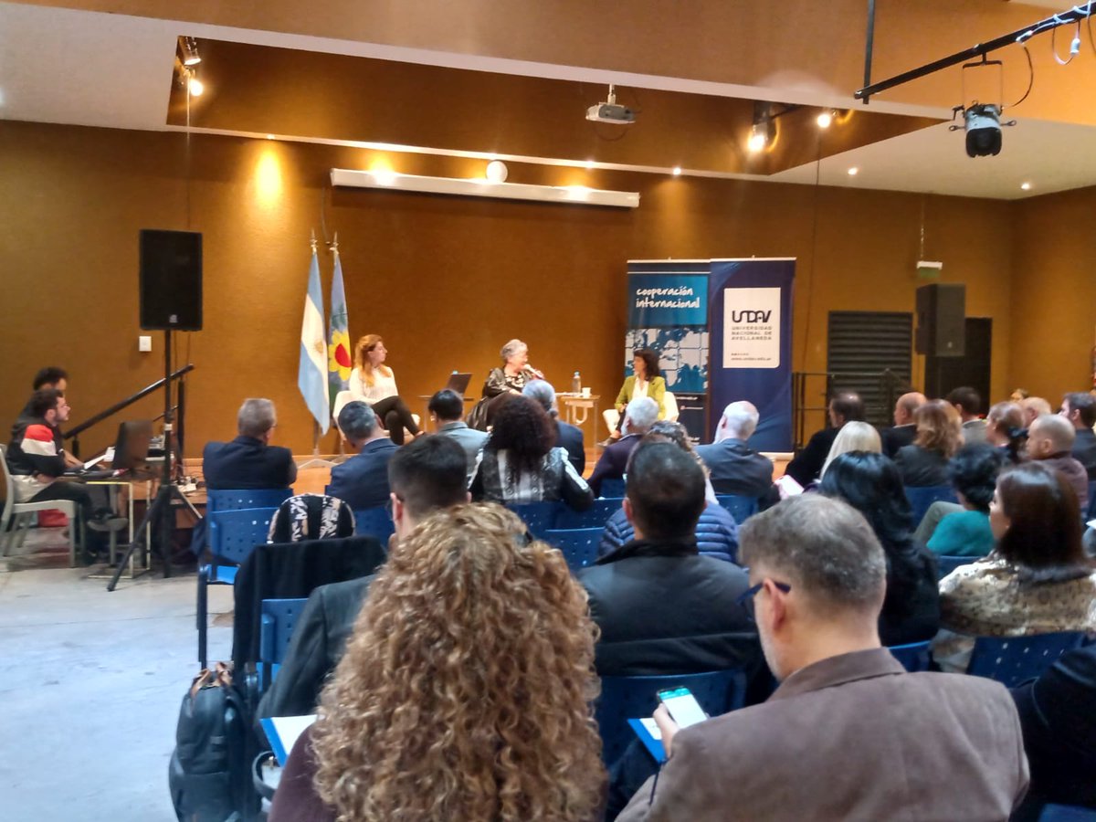 UNDAVOFICIAL's tweet photo. 🔸Charla: La agenda feminista en las Universidades del Futuro
🗣️Participan:
- Prof. Sandra #Torlucci, Rectora de la #UNA
- Presentación de la #RUGEDS a cargo de la Lic. Victoria #Primante (#UNDAV)
Modera: Lic. Malena #Espeche (#UNDAV)
#UDUAL #SivtiUNDAV #CooperacionUDUAL https://t.co/FsRCMVa4XM