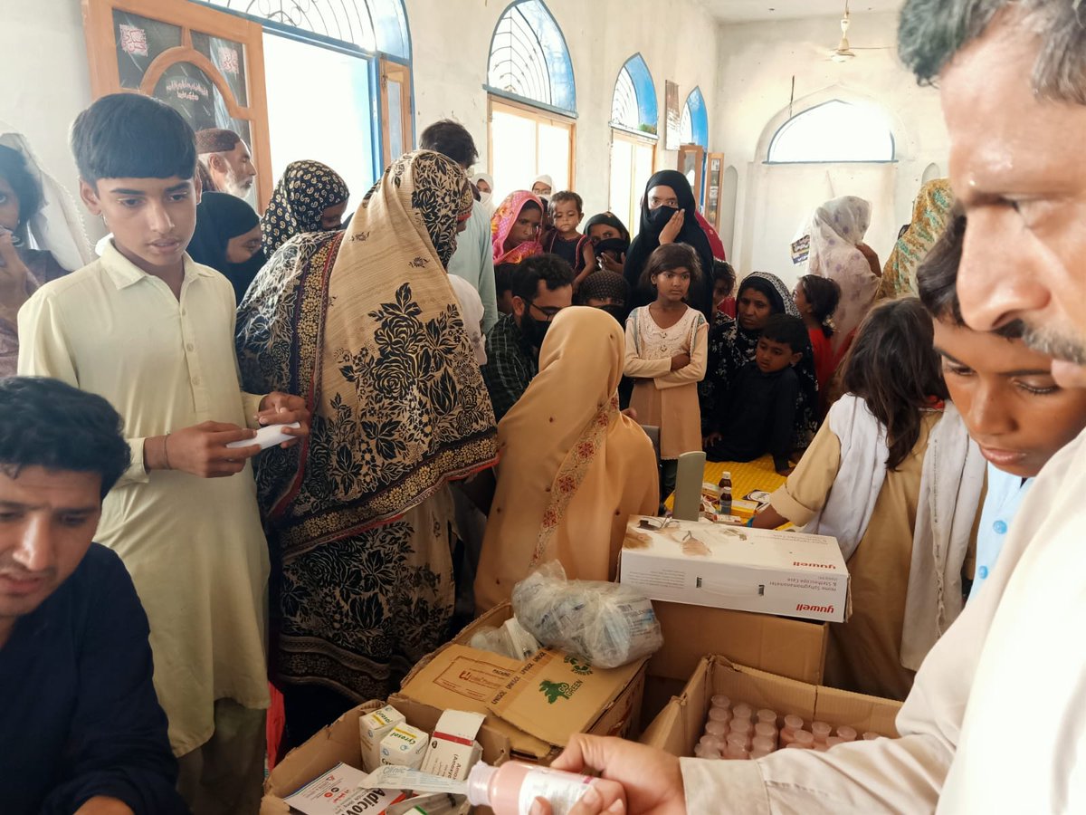 Medical and Psychiatric Camp setup by Fountain House &amp; Akhuwat for flood affectees in Tonsa City, D G Khan, Punjab.
To donate please visit Fountainhouse.com.pk

#Floods #Floodrelief #MedicalCamp #Support #Donate
