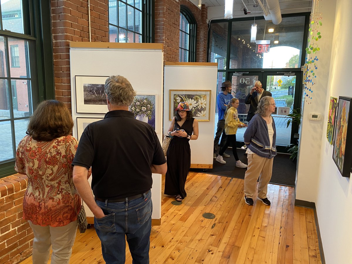 ValleycastMA's tweet photo. We had lots of folks come out to the Alternatives' Whitin Mill to see The BVAA member exhibit "My Favorite Art Show" on Friday. Come pick your favorite!
@bvartassoc @openskycsorg
#BVAA #discoverma #openskycs #whitinsvillema #worcesterculturalcoalition #whitinsville https://t.co/RjMjIVNIAz