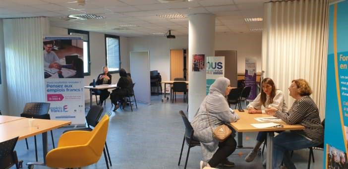 👏 BRAVO aux équipes @poleemploi_13 @pe_marseille16 pour cette rencontre entre employeurs de l'#insertion et du droit commun ! #tableronde et #jobdating au service des demandeurs d'emploi 👍 Merci à <a href="/farida56776925/">farida KHALFI</a> et à son équipe 😀 #semainedel'insertion #Marseille #recrutement