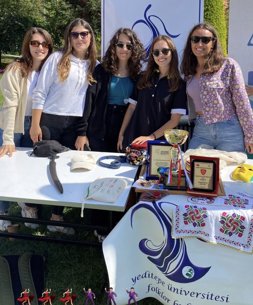 23 Eylül’e kadar sürecek olan Oryantasyon Günlerimiz tüm heyecanı ile devam ediyor.💚💙
Aramıza yeni katılan Yeditepeliler ile keyifli anların tadını çıkartıyoruz! 🎉