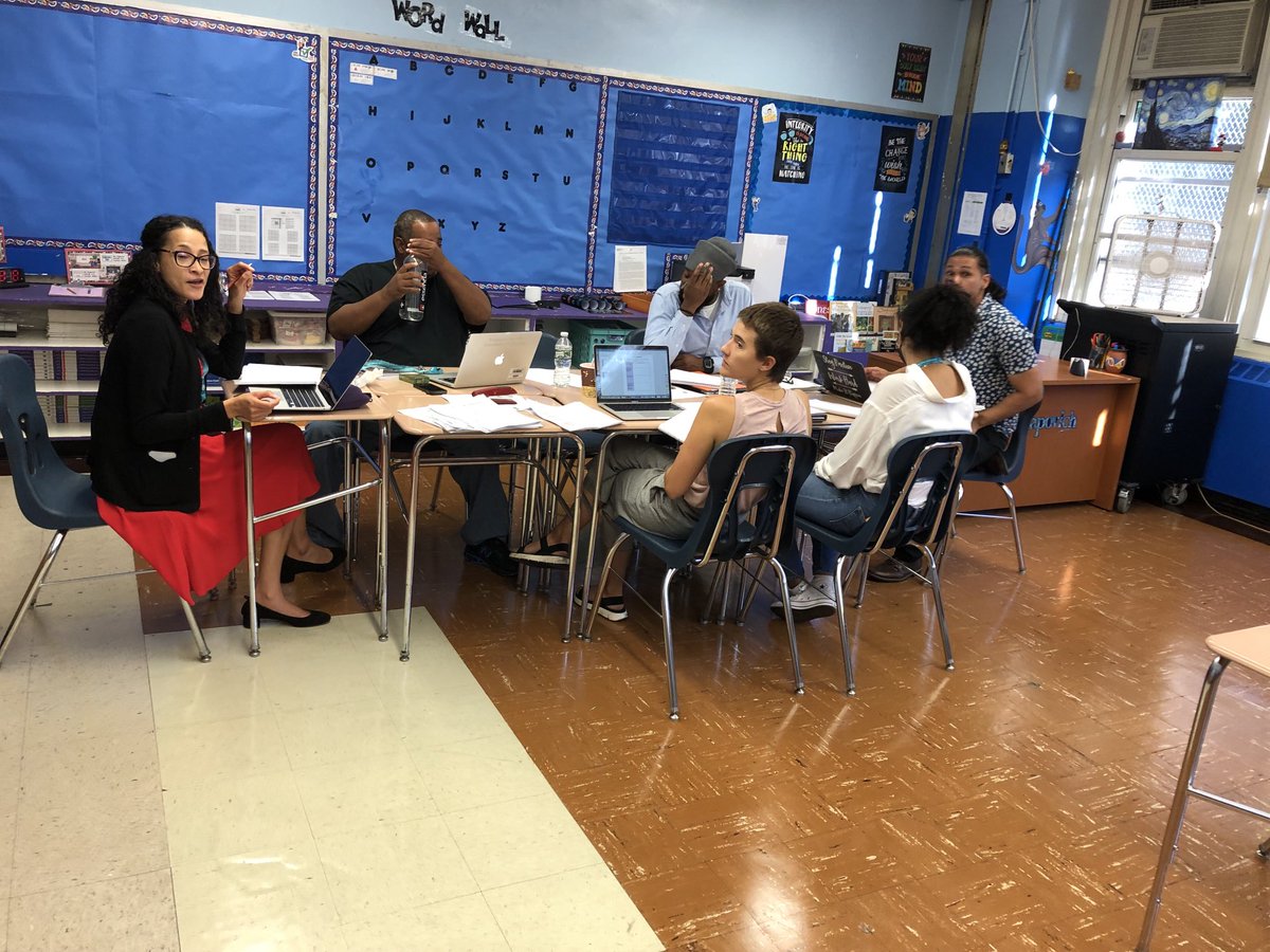 PefRenee's tweet photo. Student achievement starts here. Grade 6 Team meeting #SEEDSoars 👩🏽‍💻👨🏿‍💻🧑🏻‍🏫⁦@DeCostaDawn⁩ ⁦@SeanLDavenport⁩ ⁦@District5NYC⁩ https://t.co/EPKfWjwdcj