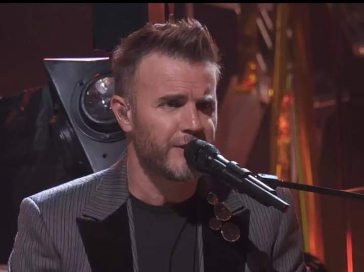 Garyismyhero's tweet photo. #AppleMusicFestival #throwback #flashback #lookatus #FBmemory @GaryBarlow #posted7yearsagotoday #notweet #๐๐
https://t.co/kkYYcBmnuu https://t.co/cjSgIZ9CTR