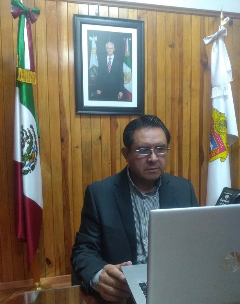 TinocoGRogelio's tweet photo. #Educación @SeducEdomex

Reunión de trabajo @SEB_Edomex:
•LaEscuelaCuentaContigo 
•#AprendizajesEsperados
• #LibrosDeTexto y #ÚtilesEscolaresEdoméx
•#FormaciónContinua
•CTE
• Curso “Maestras y maestros construimos igualdad”
•Festival Cultural de Invierno

@geramonro05 https://t.co/ND33w1s2V9
