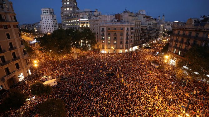 jorda_neus's tweet photo. Avui fa 5 anys que vam sortir al carrer a defensar els nostres drets, les nostres institucions i els nostres anhels, a la una. 

Tornem a aquest camí i ho aconseguirem!

#Unitat #Catalunya #20Setembre #HoTornaremAFer #independència https://t.co/r3Q1mUrXDd