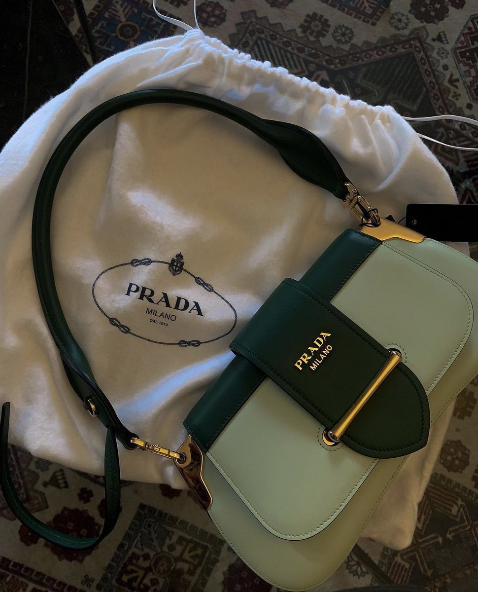 onIy4girIs's tweet photo. شنطة Prada أخذت قلبيي https://t.co/BlWFVTNXrL