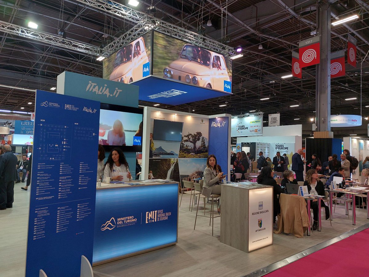 🗼 L'ambasciatrice Teresa Castaldo ha inaugurato oggi lo stand ENIT alla fiera B2B <a href="/iftmparis/">IFTM</a>. Una presenza strategica per l’Italia che coinvolge 34mila professionisti del turismo, con 150 sessioni di conferenze in agenda. Scopri di più: bit.ly/3BQOnEJ