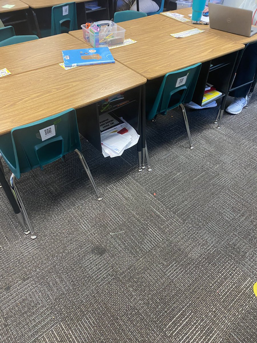 StaciT41's tweet image. Problems with littles keeping up with log in cards? Tape their login QR codes to the back of their chairs! Voila! Change desks? No problem- they move with them! #makethemindependent #pfisdit @pfisdit @pfisd @MurchisonES