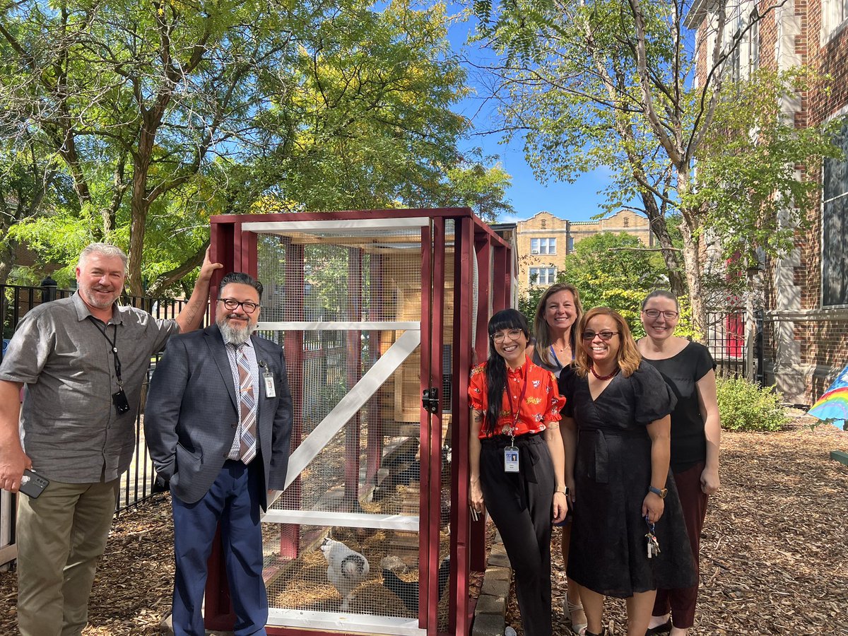 A great start to the week at Peterson! On Monday a visit from <a href="/Network1CPS/">Network1CPS</a> and today Ms. Battista leading the BAC meeting. <a href="/MGPPrincipal/">Mrs. Yalil Nieves</a>