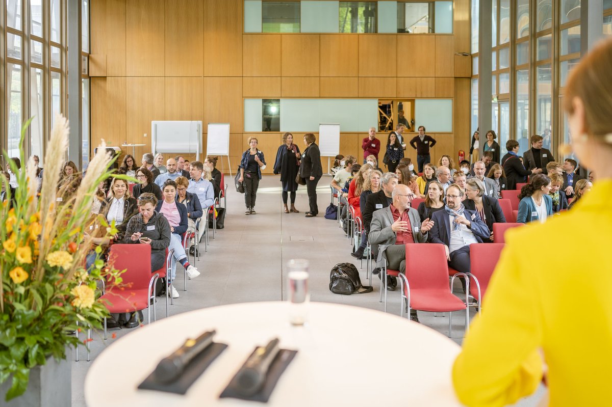 ofaj_dfjw's tweet photo. AUFBRUCH IN DIE ZUKUNFT I Demokratiebildung, Digitalisierung, Umweltschutz: Bei unserem #Fachforum für Fachkräfte &amp; Multiplikator:innen tauschen wir uns über europäische und internationale Jugendarbeit angesichts gesellschaftlicher &amp; politischer Entwicklungen aus

📷Franz Josef https://t.co/h1cvpXsRgj