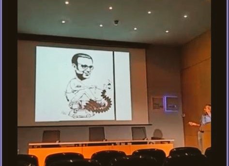 anestesiamar's tweet photo. 📽️ Avui una sessió de servei amb molta història.
 "Anestèsia durant la guerra civil"🪖. Excel.lent ponent Dr. Carles Hervás @anest_vhebron . https://t.co/OfKSv7piBv