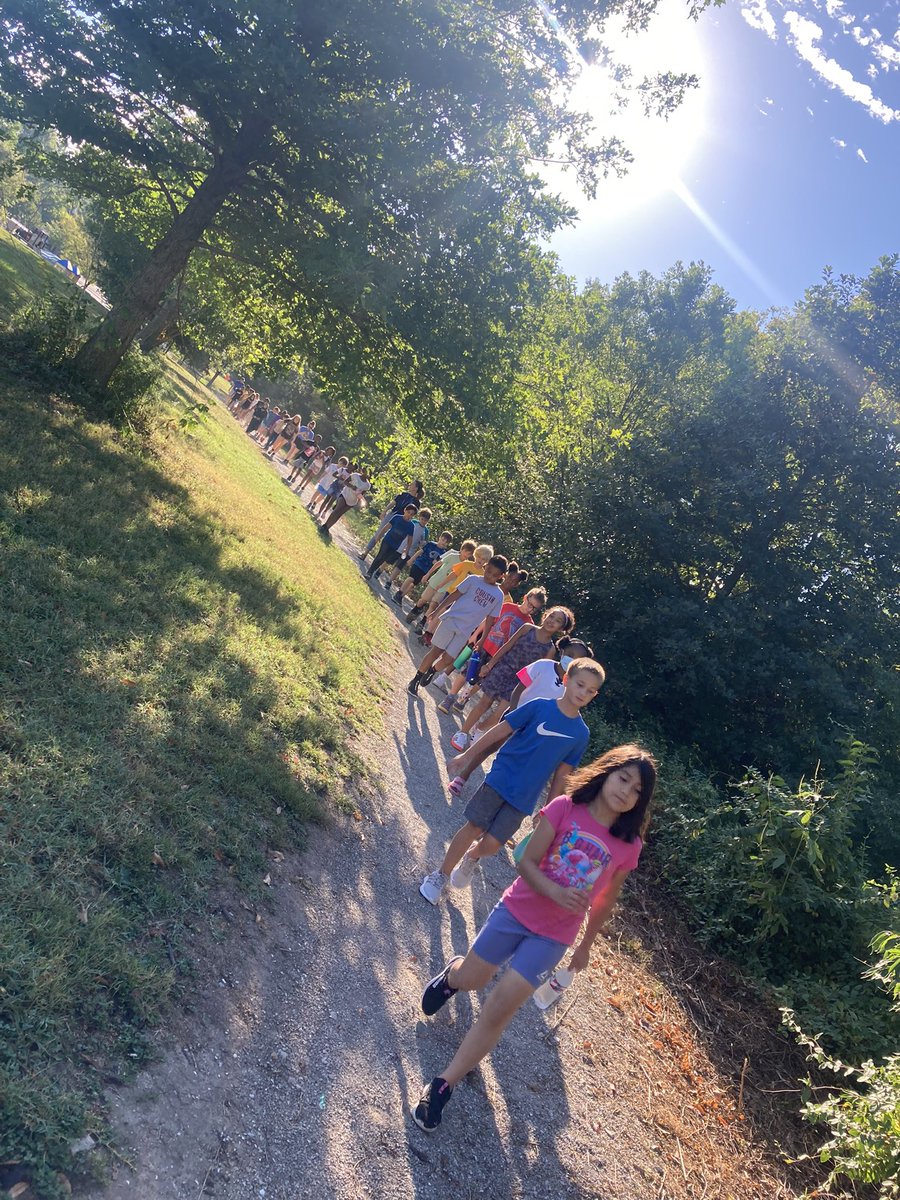 Walking to <a href="/ColumbiaUrbanAg/">CCUA</a>! This is our school neighborhood and we love it! #cpsbest #wBeYourBest