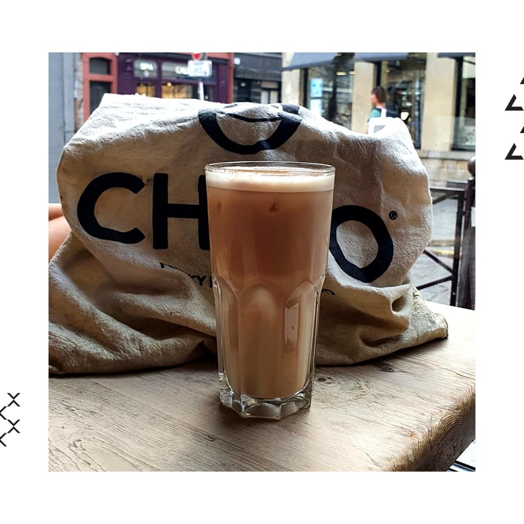 Seems like the right time for a #chalo chai latte⁠ ⁠🤤⠀
***⠀
#brunch #chalo #chai #plantbased #ahuginamug #awardwinning #coffeebars #chailove #breakfast #barista #specialtycoffee