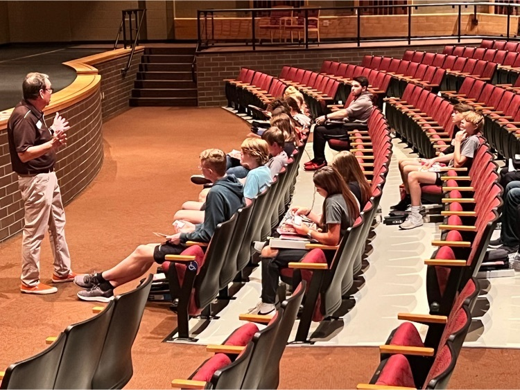 WapakSchools's tweet photo. College Visit Season is upon us at WHS. Today Van Wright from BGSU was in the PAC! https://t.co/1ObLMWXiJC