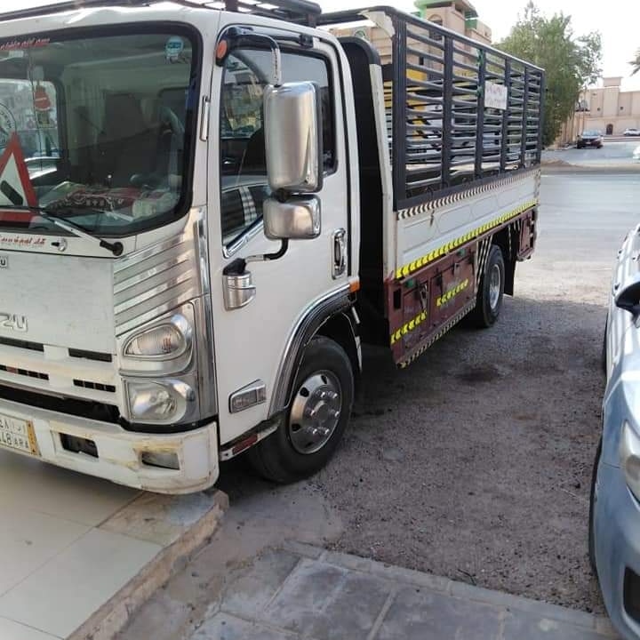 نقل عفش داخل وخارج الرياض فك وتركيب جميع انواع العفش غرف نوم مطابخ مكيفات شباك اسبلت فك بدون تركيب تحميل تنزل محفظة علي الأغراض عماله فنيه مدربه علي فك وتركيب جميع انواع الأثاث انقل عفش بيتك وانت مطءين نحن نعمل علي راحتك والله ولي التوفيق والنجاح سعر الرد حسب الأغراض والمسافة