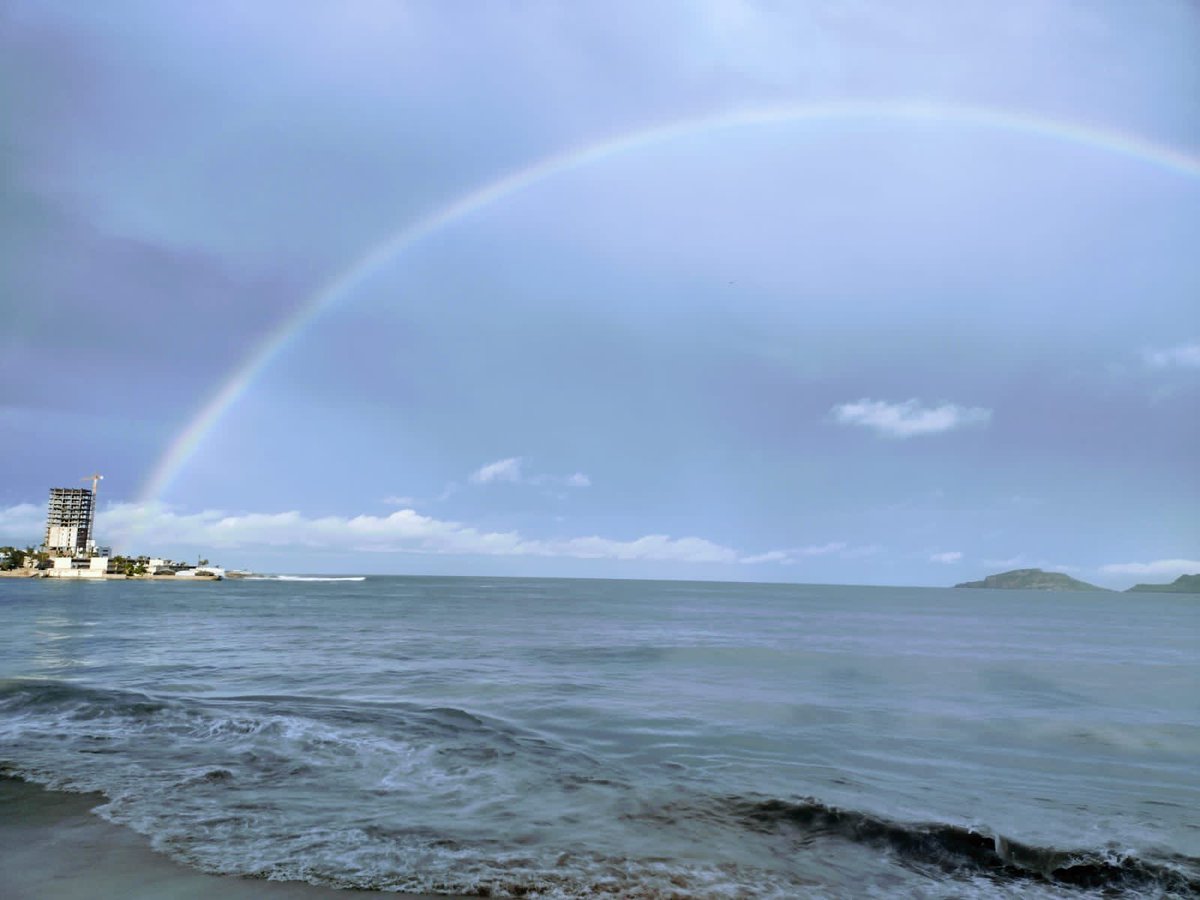 PromoturSina's tweet photo. Así amaneció la bahía más hermosa del Pacífico mexicano este martes. 🌈🌊
Los invitamos a disfrutar de los paisajes naturales que nos regala #Mazatlán.
¡Te queremos en Sinaloa!
#PromoturSinaloa
#Sinaloaestucasa 😃⛵🌺
#TurismoconSentidoSocial https://t.co/kZOfklKONI