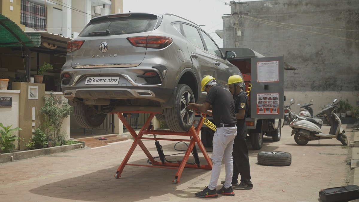 Motonomics1's tweet photo. MG Motor India introduces doorstep🔧 vehicle repair and maintenance🛠 with ‘MG Service on Wheels’
•
Did you like the initiative ? 💬
•
@MGMotorIn @MGSupportIndia #MG #India #Noida #mgservice #Trending #motonomics #serviceonwheels https://t.co/EBtMZ2ALYX
