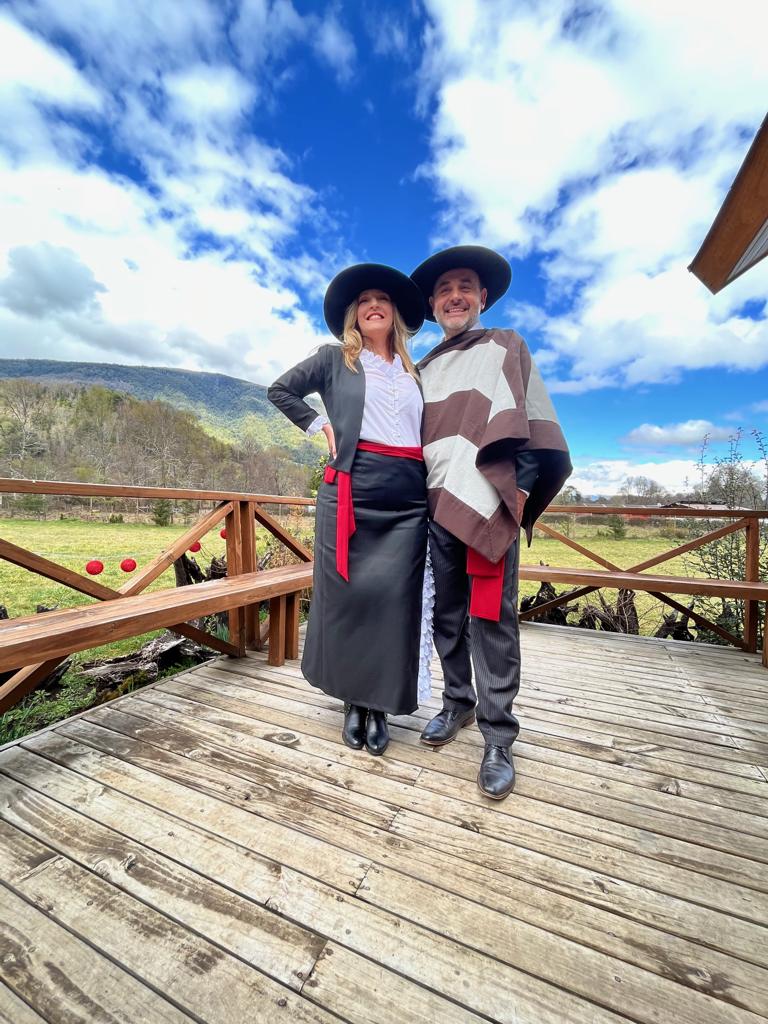 PorChile4's tweet photo. Lejos las mejores Fiestas Patrias de mi vida 🇨🇱 #RechazoOtroProceso #MerluzoCTM #FansGeneralVial #VivaChileLibreySoberano https://t.co/BPBsKkyfSX