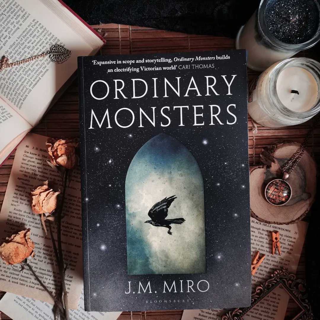 rozanne_visagie's tweet photo. #BookReview Ordinary Monsters is anything but ordinary. An eerieness seeps off the pages like a thick fog and envelops the reader, it's capturing and alluring.
Full review : https://t.co/8tjBGrKfg6
#BookTwitter #booktwt #bookstagram #sareaders #OrdinaryMonsters https://t.co/YL7UEjwOaT