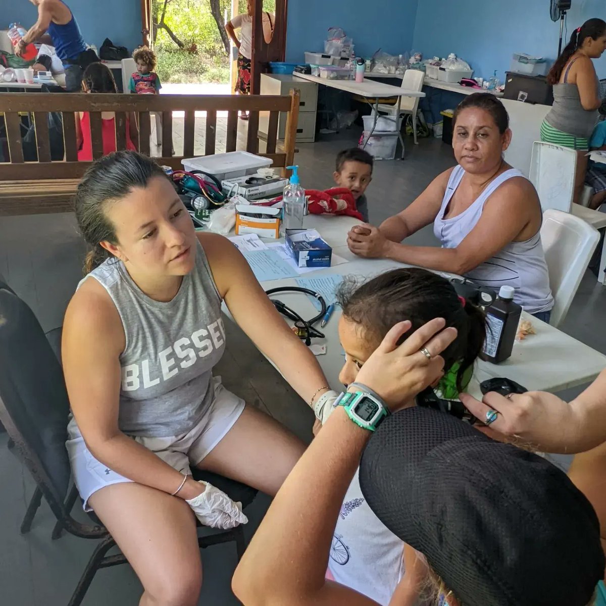 Hearts2H's tweet photo. Our 15th Medical clinic on the beautiful Island of Utila Honduras!! #h2h #h2hmedical #medicalmissions https://t.co/BUKnh7Nnul