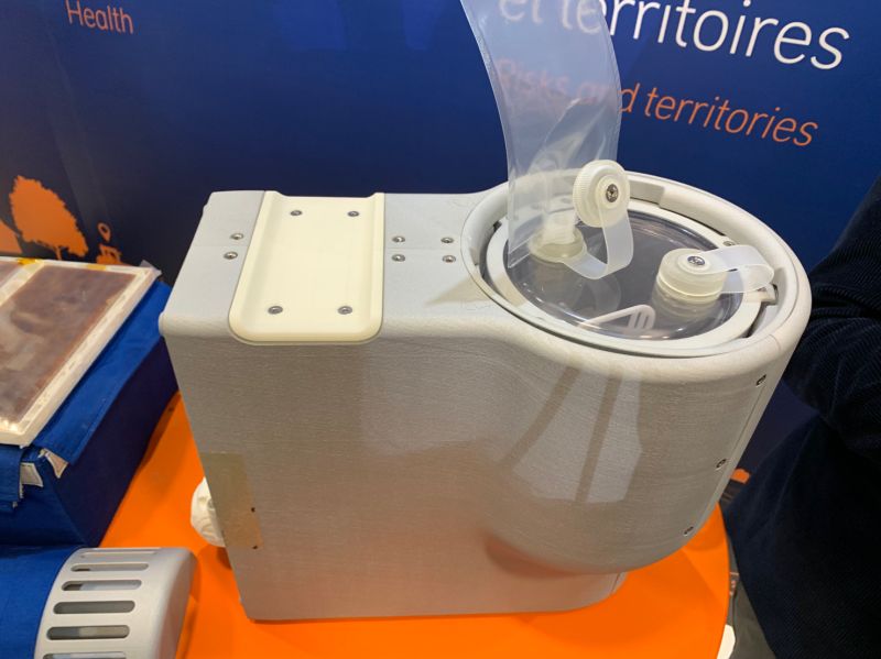 COMATSPACE's tweet photo. Vous avez dit « mousse au chocolat »? Le Food Processor va bientôt partir dans l’@Space_Station (ISS). Beau projet en partenariat avec le @Medes_IMPS , @CNES  et @COMATSPACE !
Retrouvez la maquette demain toute la journée sur le stand de Comat.
#IACParis2022 @IACParis2022 https://t.co/vkaICkhDys