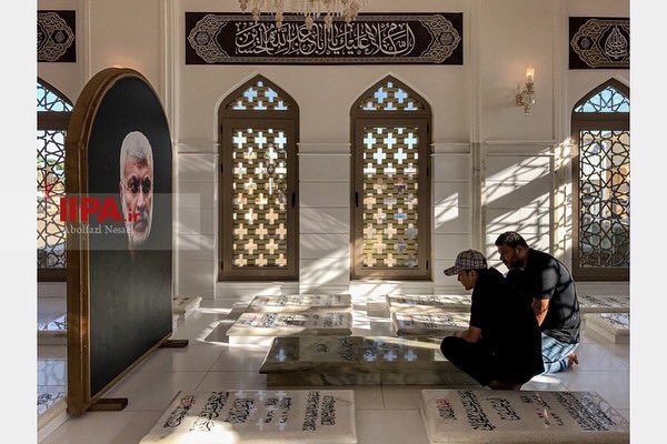 IipaMedia's tweet photo. مزار شهید «ابومهدی المهندس» در وادی السلام نجف
عکسهای ابوالفضل نسایی/ آژانس عکس ایران

https://t.co/HjZ6v1jSCa https://t.co/TfJwDqjllh