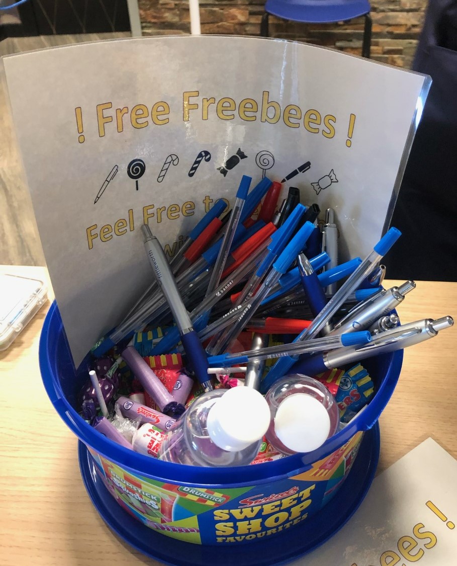 Here at the trust, it's falls awareness week! ✨🎉
Come down to our stalls in Gledhow Wing in St James', and Jubilee Wing Reception in LGI, to learn the stats, brush up on what you know, and get some sweets! 
We'd love to see you!