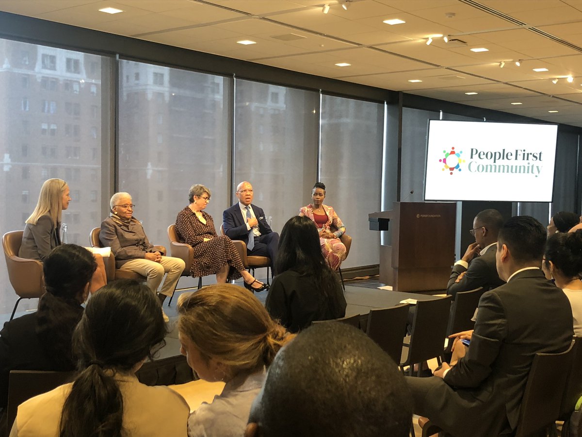 ApoliticalFound's tweet photo. “Investing in leaders is like cultivating bamboo, it takes time”, says @elfafrica1 and @EPLeaders' @WakoliCaren.
Big thanks to People First Community and @TeachForAll for the great discussions at “Putting People, Agency and Leadership First” in New York today. #PeopleFirstDev https://t.co/jU187yNK8u