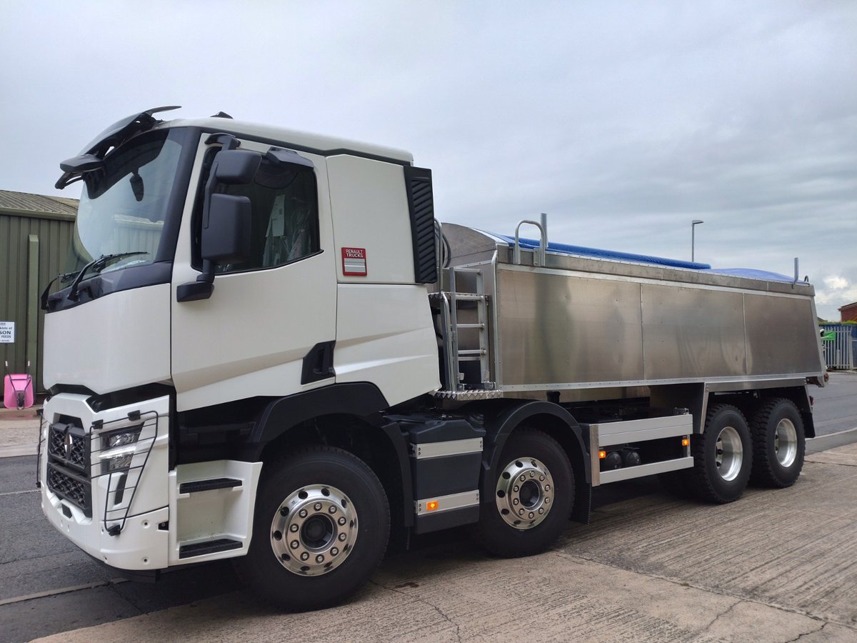 gtbltd's tweet photo. Insulated tipping body fitted to @renaulttruckshq chassis supplied by @jdstrucks  with @EdbroGB CX15 front end ram, @VPGOnboard 4 cell weighing system and @dawbarn_sons Hydroclear sheeting system. Off to the paintshop! https://t.co/5M19rkwDEj