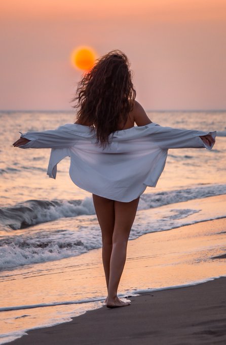 Bye Bye Summer 🧡💙🌅💙🧡 https://t.co/maEKkHrpKC // 100+ retweet &eacute;s kirakom takar&aacute;s n&eacute;lk&uuml;l is! // https://t<a href="/tag/%C3%BAj"class="tags"><span>#&uacute;j</span></a>