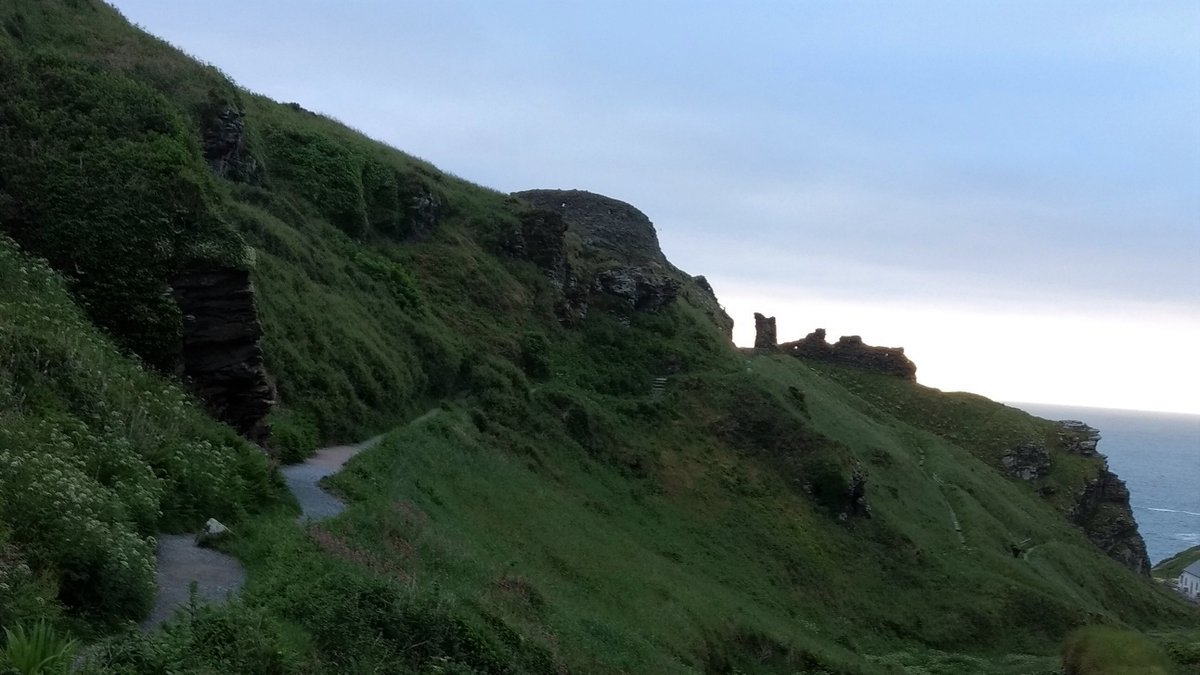 Yudit_BZ's tweet image. ...When the shrivelled skin of the ordinary is stuffed out with meaning, it satisfies the senses amazingly... By Virginia Woolf #MyPhotos in the stunning scenery of Tintagel Castle in #Cornwall #BeautifulPlaces #NatureLovers