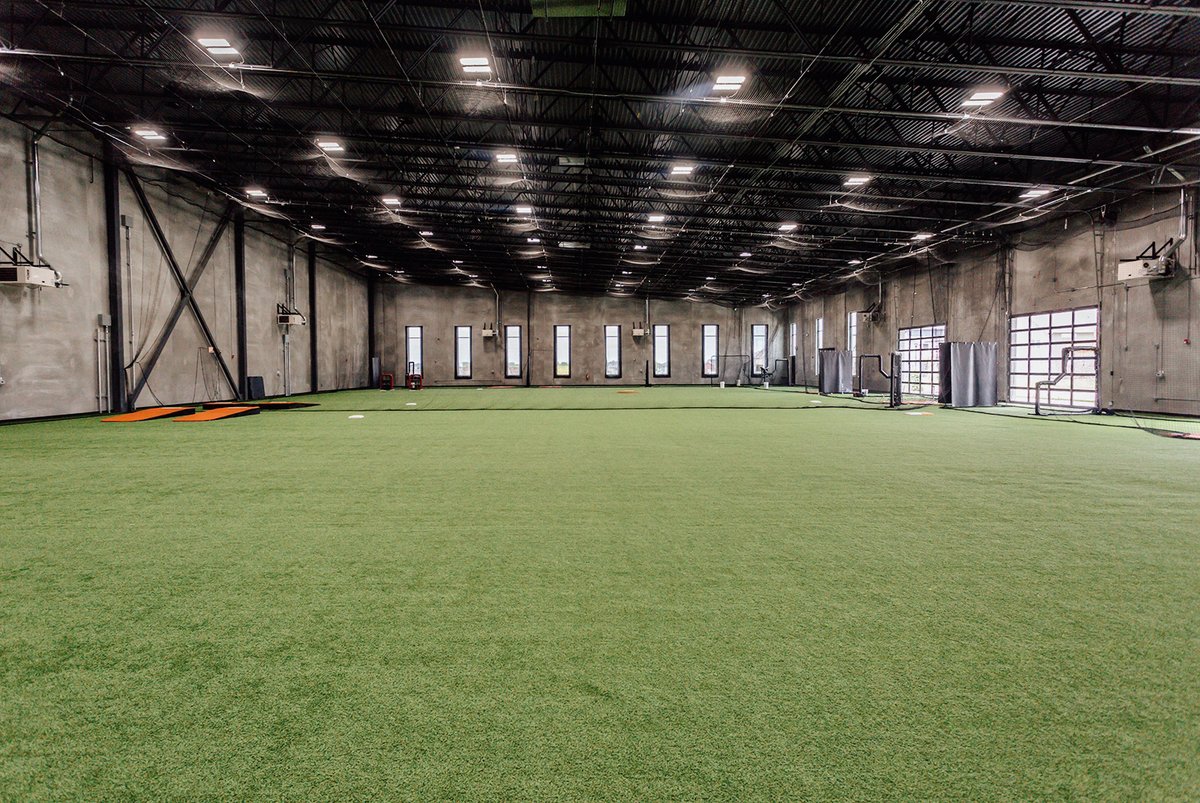 515Fieldhouse's tweet image. All about those angles 📸 hard to fit 22,000 sq feet into one shot! Come train with us! #indoorturf #indoortraining